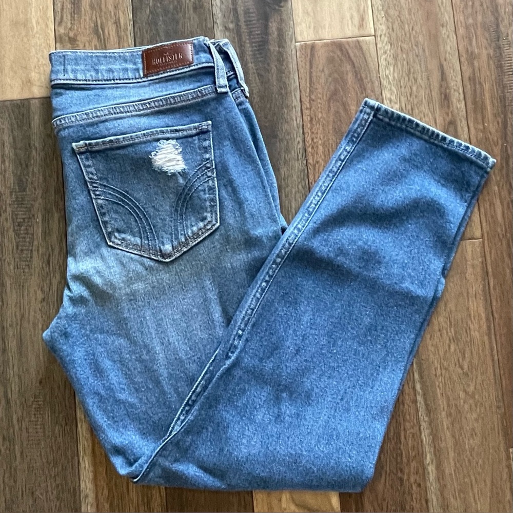 Hollister Crop Boyfriend Jeans